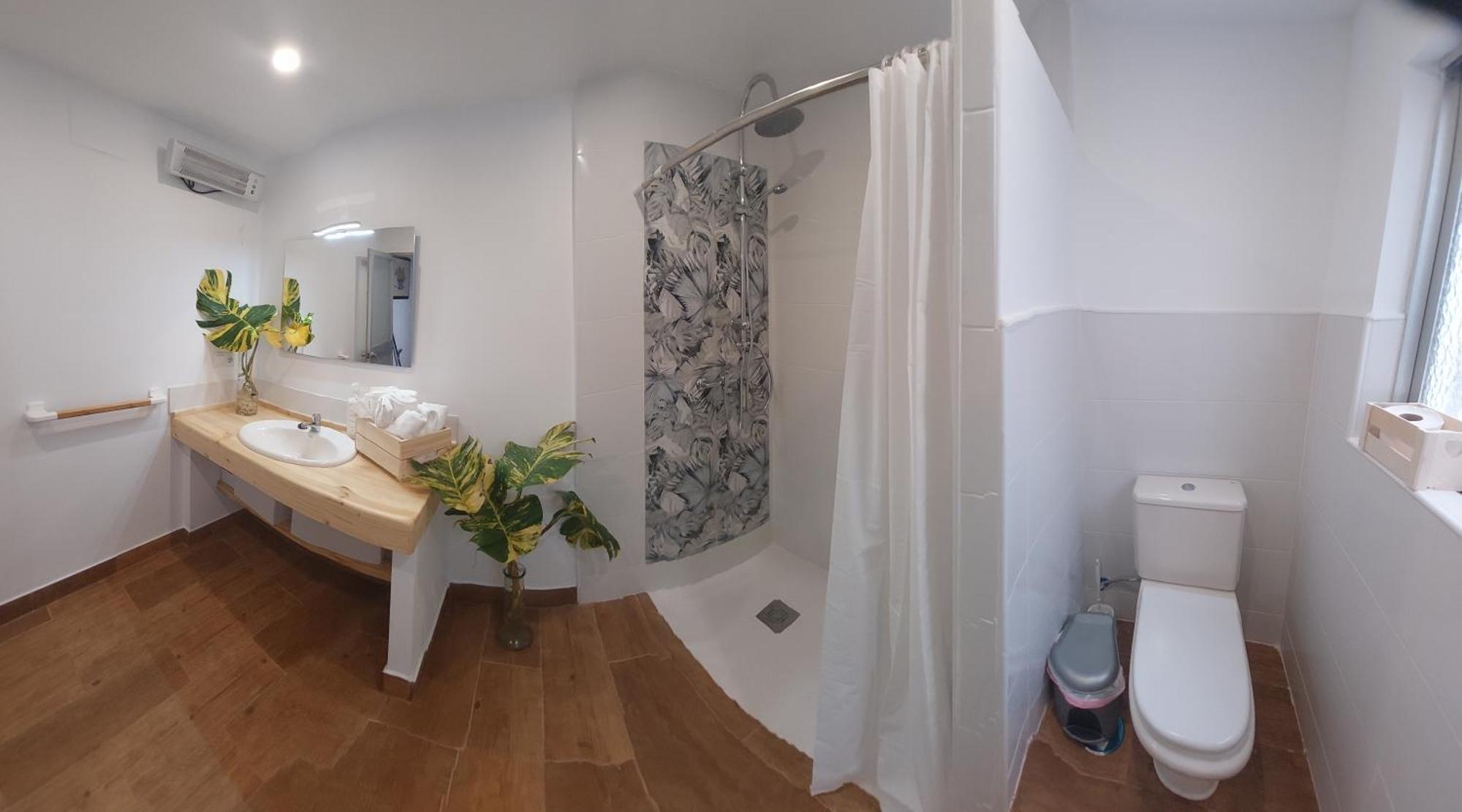 En Poniente Villa La Línea de la Concepción Exteriör bild
