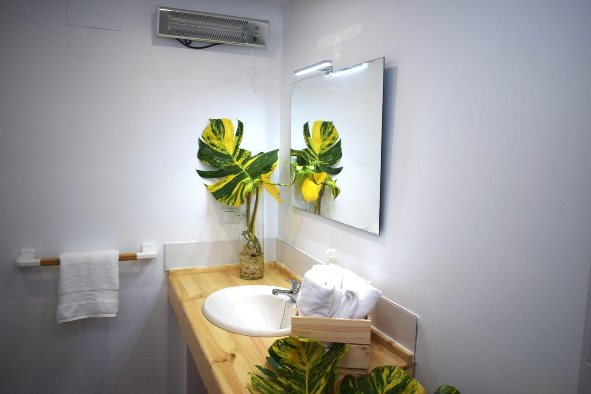 En Poniente Villa La Línea de la Concepción Exteriör bild
