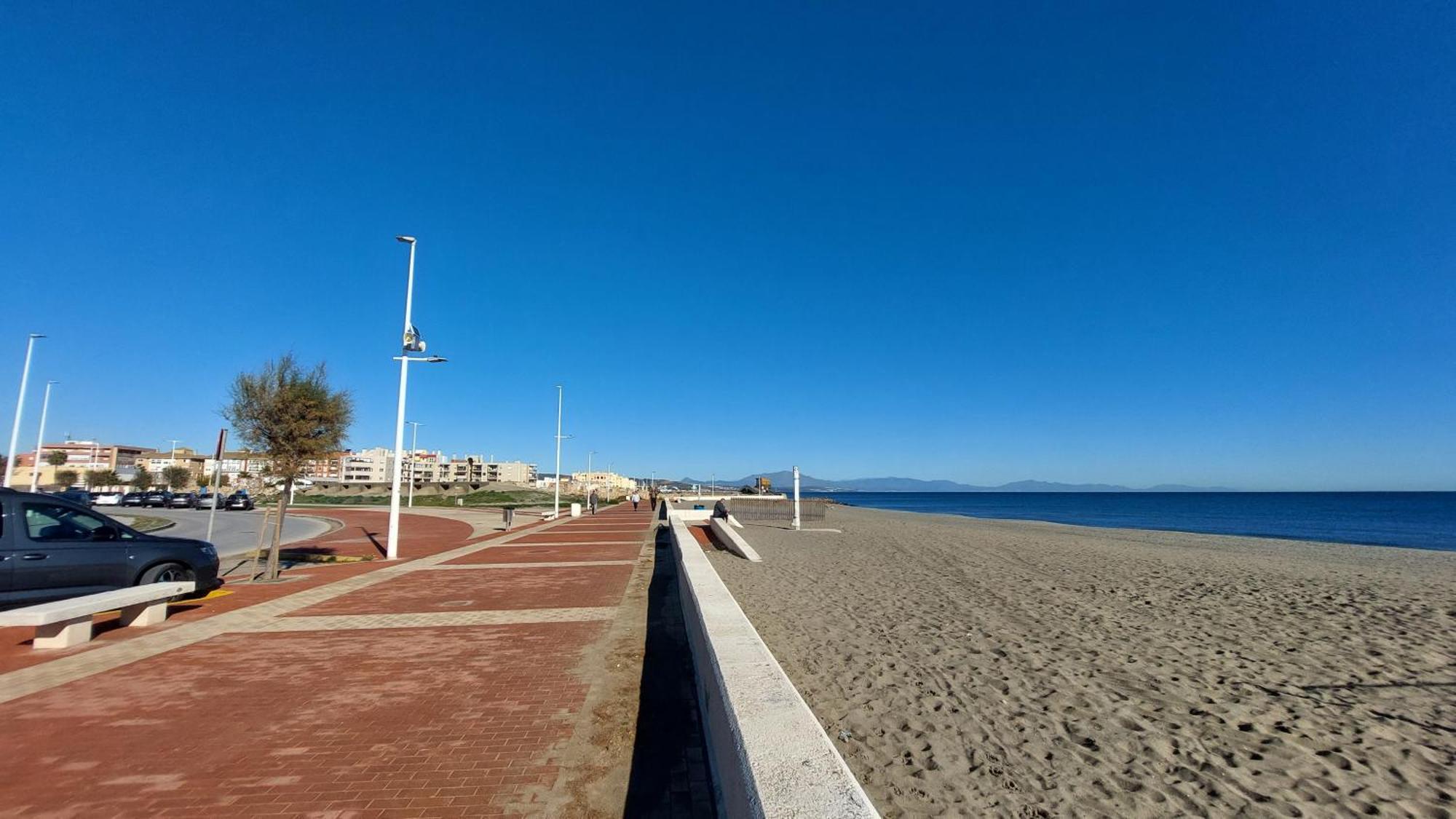En Poniente Villa La Línea de la Concepción Exteriör bild
