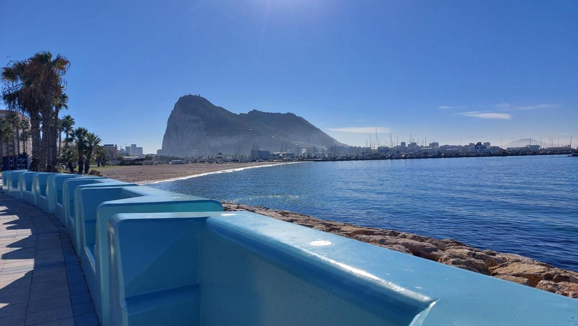 En Poniente Villa La Línea de la Concepción Exteriör bild