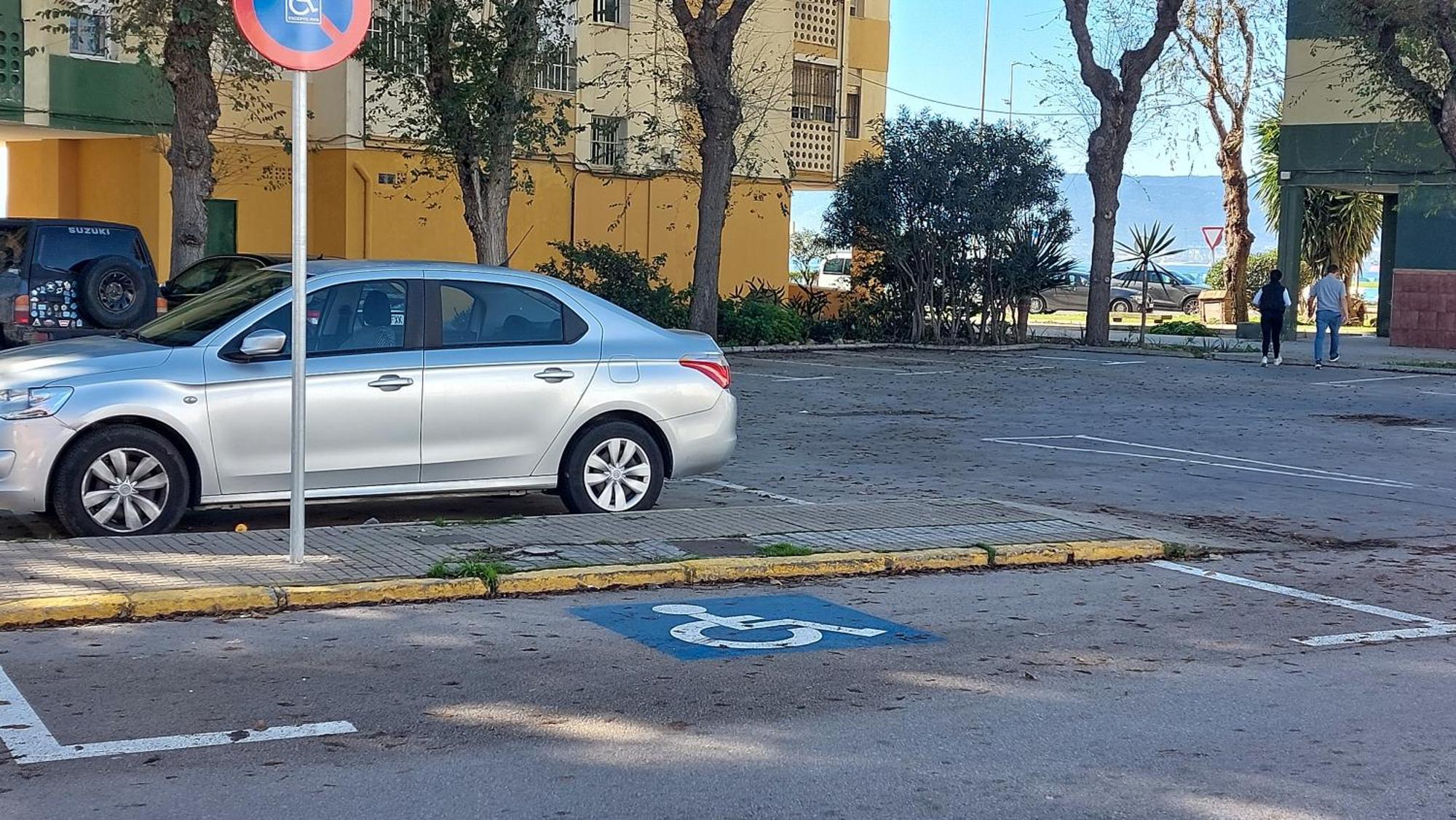 En Poniente Villa La Línea de la Concepción Exteriör bild