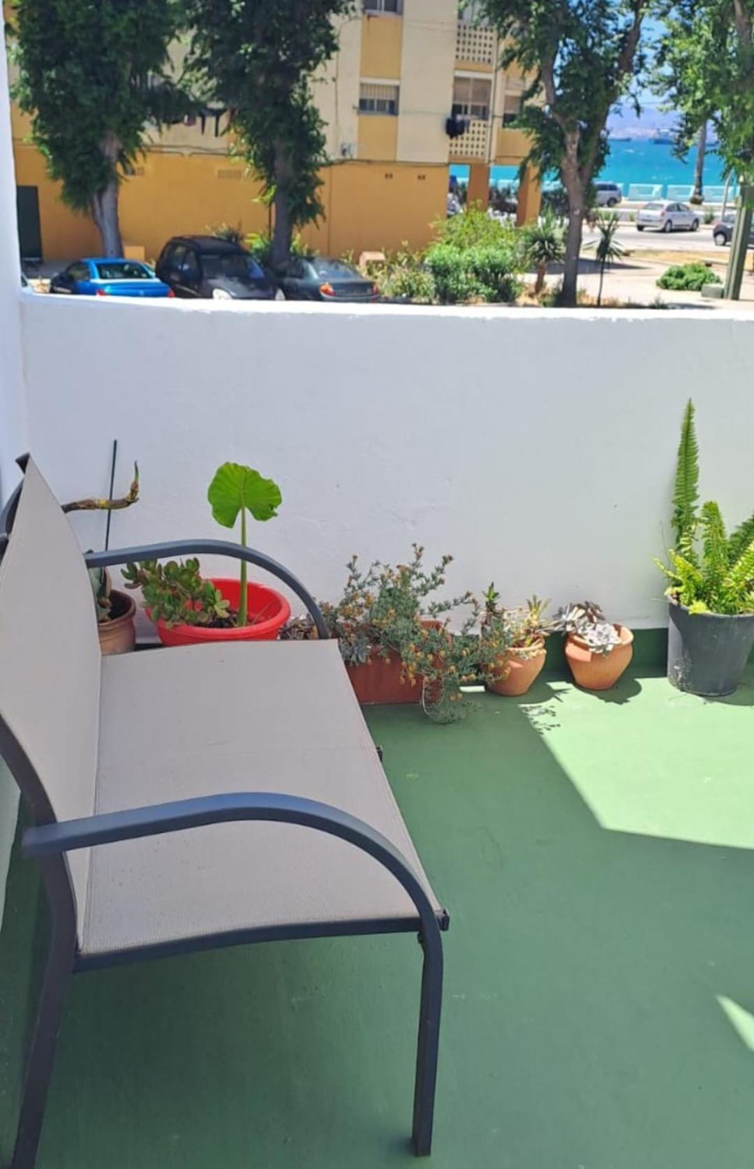 En Poniente Villa La Línea de la Concepción Exteriör bild