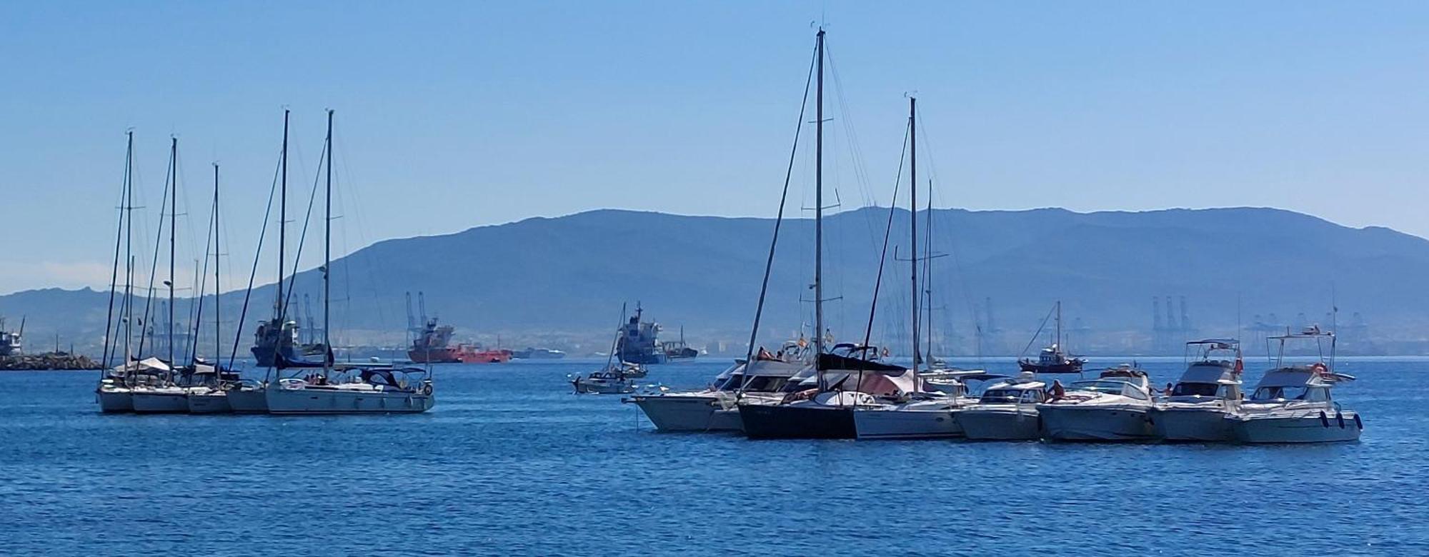 En Poniente Villa La Línea de la Concepción Exteriör bild